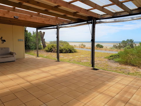 Minlacowie - Accommodation Gladstone 1