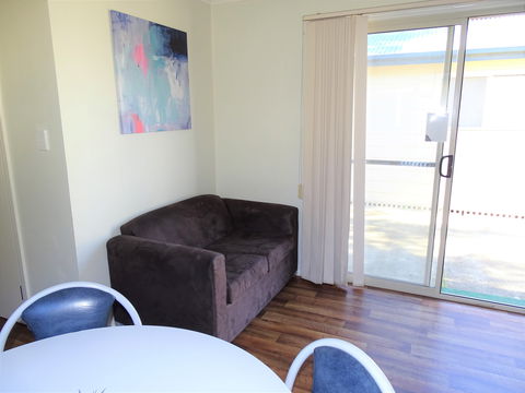 Moonta Bay Cabins - Cabin 3 - Accommodation Gladstone 2
