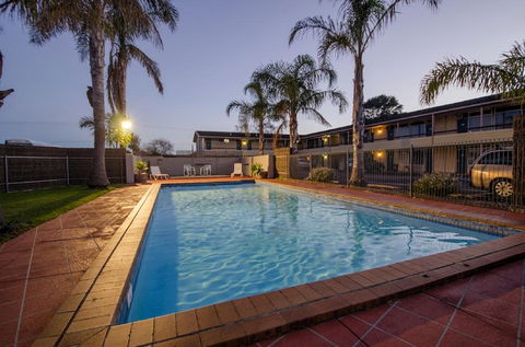 Red Carpet Motel - Accommodation Gladstone 1