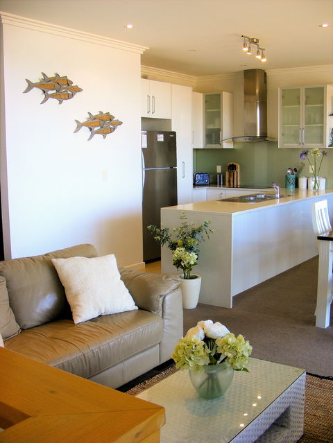 Shearwaters Apartment - Accommodation Gladstone 1