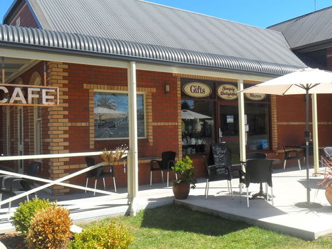 Sheffield Motor Inn - Accommodation Gladstone 2