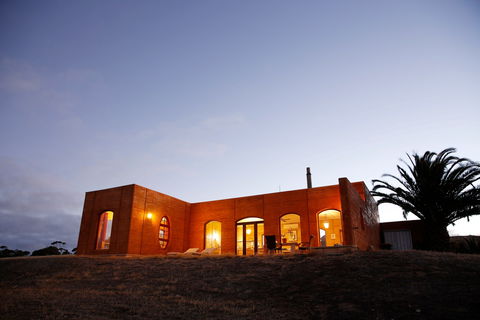 Sky House LifeTime Private Retreats - Accommodation Gladstone 0
