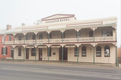 Southern Railway Hotel - Accommodation Gladstone 0
