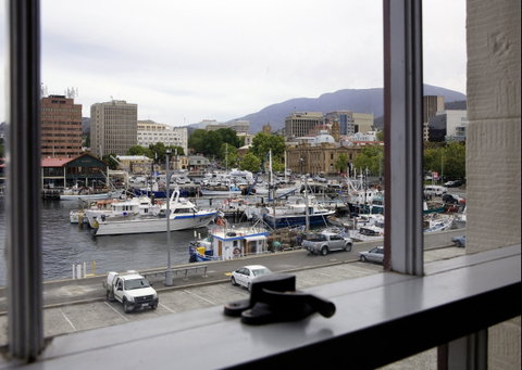 Sullivans Cove Apartments - Harbourside - Accommodation Gladstone 1