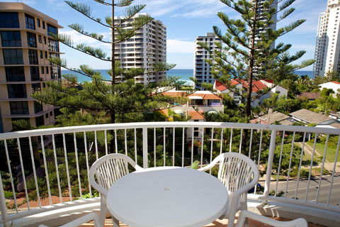 Surf Parade Resort - Accommodation Gladstone 1