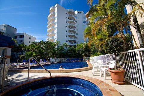 Surf Parade Resort - Accommodation Gladstone 2