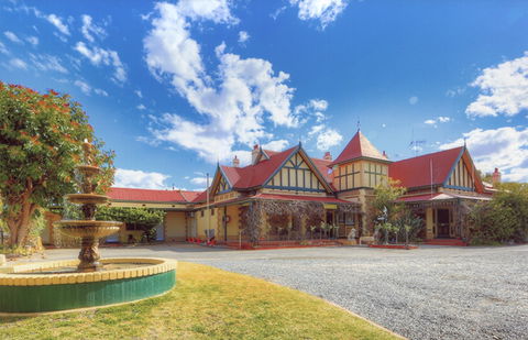 The Lodge Outback Motel - Accommodation Gladstone 0