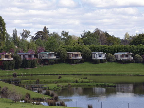 Tiers Cottages - Accommodation Gladstone 0