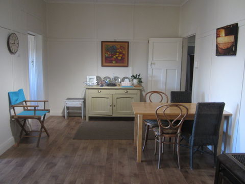Valley Views Bed And Breakfast - Accommodation Gladstone 2
