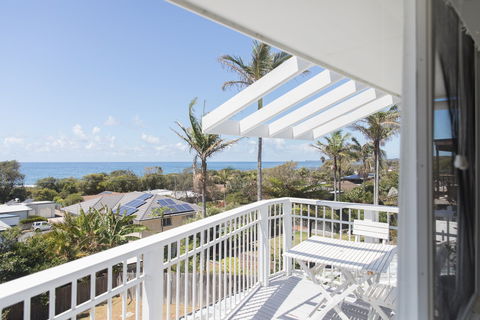 White Beach Cottage - The Perfect Beach Getaway - Accommodation Gladstone 1