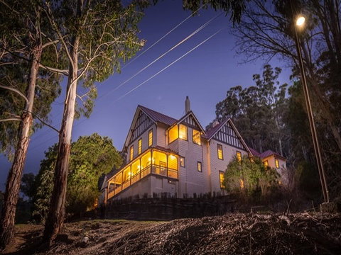 Yarrangobilly Caves House: Guest Rooms - Accommodation Gladstone 0