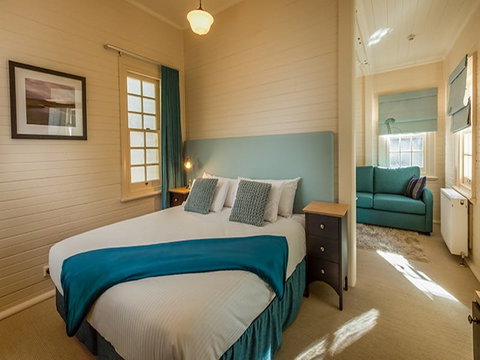 Yarrangobilly Caves House: Guest Rooms - Accommodation Gladstone 1