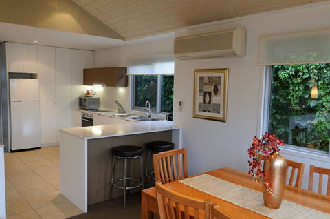 The Victoria Port Fairy - Accommodation Gladstone 5