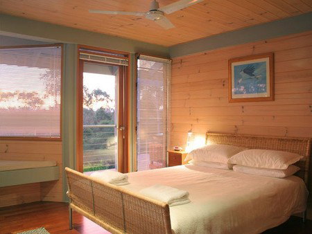 Bombah Point Eco Cottages - Accommodation Gladstone 4