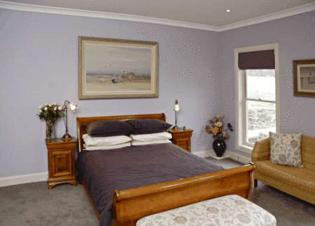 Myan Breezes Guesthouse - Accommodation Gladstone 2
