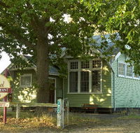 Old School Bed and Breakfast - Accommodation Gladstone