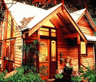 Arcadia Cottages - Accommodation Gladstone 0