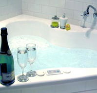 Clonmara Cottages - Accommodation Gladstone