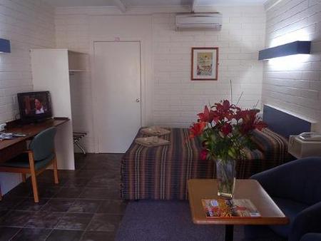 Central Highlands Motor Inn - Accommodation Gladstone 1