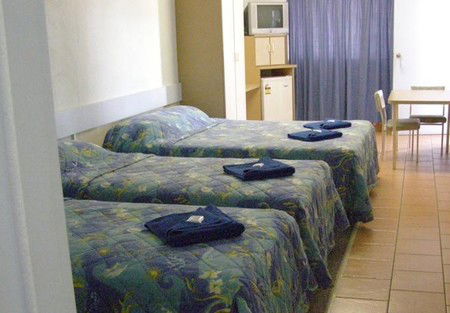 Golden Palms Motor Inn - Accommodation Gladstone 1