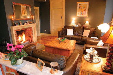 Azidene House - Accommodation Gladstone 2