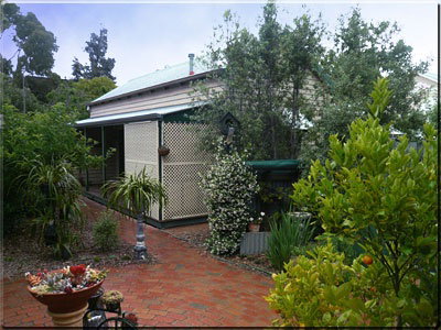 Trafalgar Cottage - Accommodation Gladstone 0