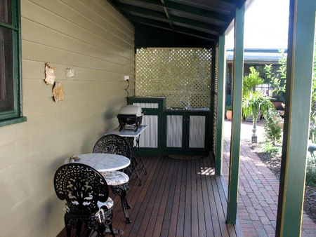 Trafalgar Cottage - Accommodation Gladstone 4