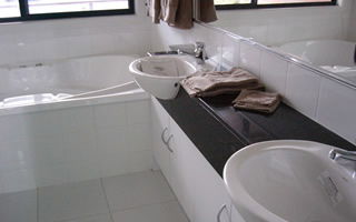 Glengarriff Town Houses - Accommodation Gladstone 3