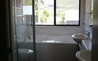 Glengarriff Town Houses - Accommodation Gladstone 4