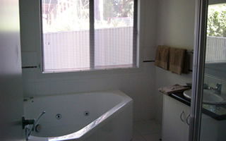 Glengarriff Town Houses - Accommodation Gladstone 5