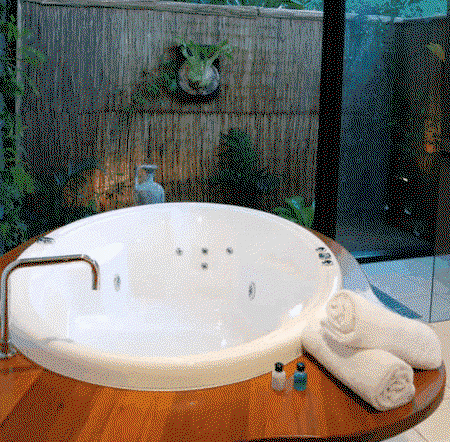 Witches Falls Cottages - Accommodation Gladstone 3