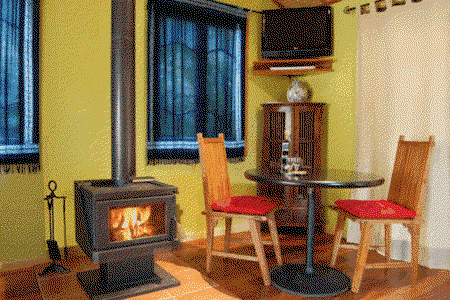 Witches Falls Cottages - Accommodation Gladstone 4