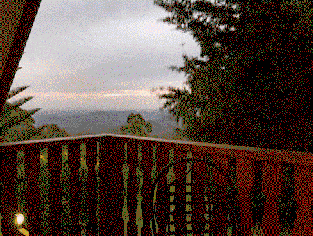 Christel And Tony's Chalet - Accommodation Gladstone 4