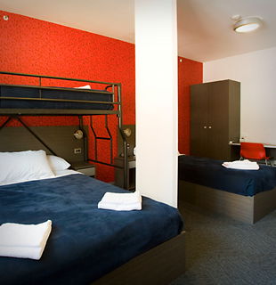 Space Hotel - Accommodation Gladstone 0