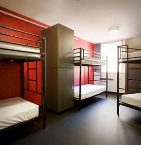 Space Hotel - Accommodation Gladstone 1