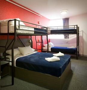 Space Hotel - Accommodation Gladstone 3