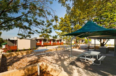 Airport Tourist Village Melbourne - Accommodation Gladstone 2