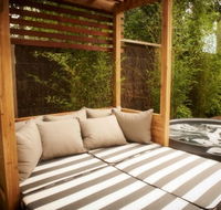 Lake House - Accommodation Gladstone