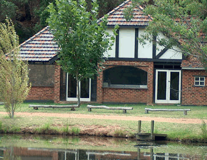 Lakeside Country Resort - Accommodation Gladstone 1