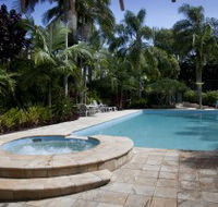 Oasis Apartments and Treetop Houses - Accommodation Gladstone