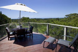 Oasis Apartments And Treetop Houses - Accommodation Gladstone 2