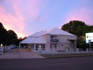 Admiral Nelson Motor Inn - Accommodation Gladstone 0