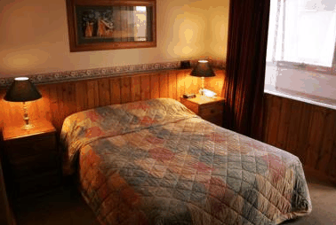 Astor Inn Hotel - Accommodation Gladstone 0