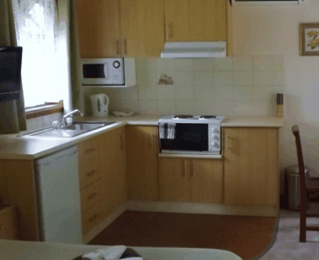 Tumut Log Cabins - Accommodation Gladstone 0
