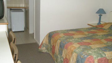 Golf View Motor Inn - Accommodation Gladstone 0