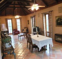 Rose Parterre B  B - Accommodation Gladstone