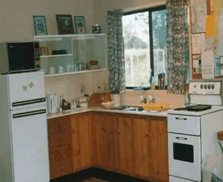 Riverbend Cottage - Accommodation Gladstone 2