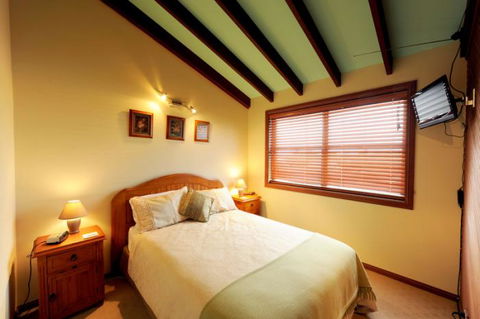 Rooftops Bed & Breakfast - Accommodation Gladstone 4