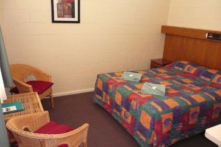 Glossop Motel - Accommodation Gladstone 1