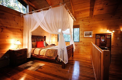 Ravensbourne Forest Chalets - Accommodation Gladstone 0